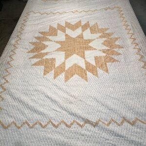 Beautiful Chenille Vintage  Queen Size , White & Gold Bed Spread